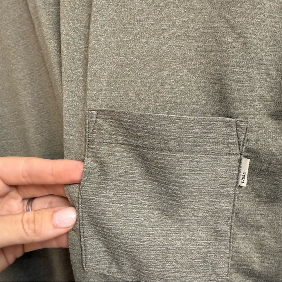 Vuori men’s green pocket tee size large - Picture 3 of 3